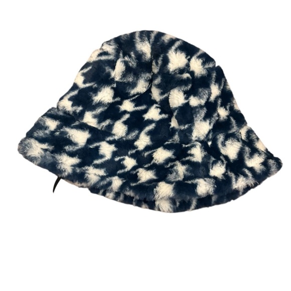 Women’s Fuzzy Black and White Bucket Hat - Picture 1 of 5